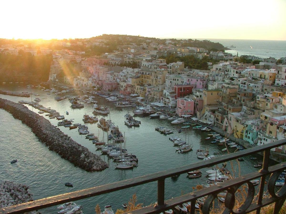Casa Geltrude Al Porto Villa Procida Exterior photo