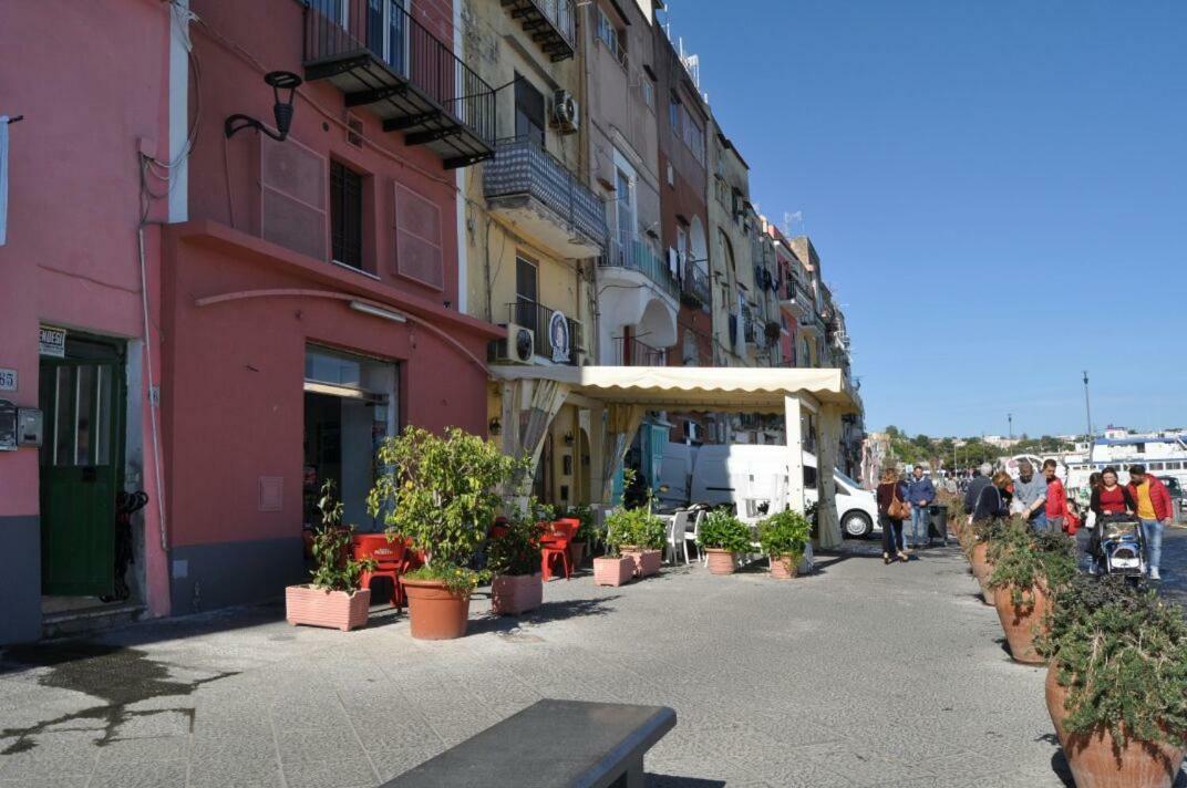 Casa Geltrude Al Porto Villa Procida Exterior photo